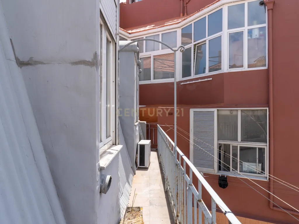 Apartamento T2 em Campo de Ourique, Lisboa - Image 9