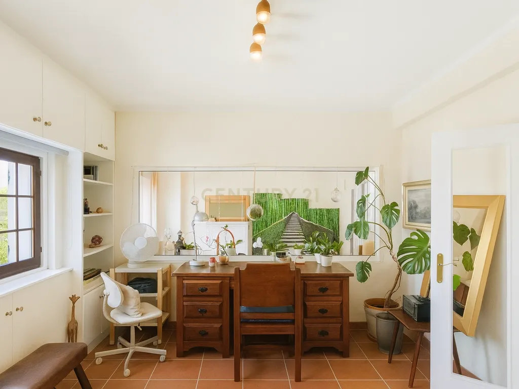 Oportunidade Única! Elegante Moradia + Apartamento T2 + Espaço + Funcionalidade = Qualidade de Vida. - Image 14
