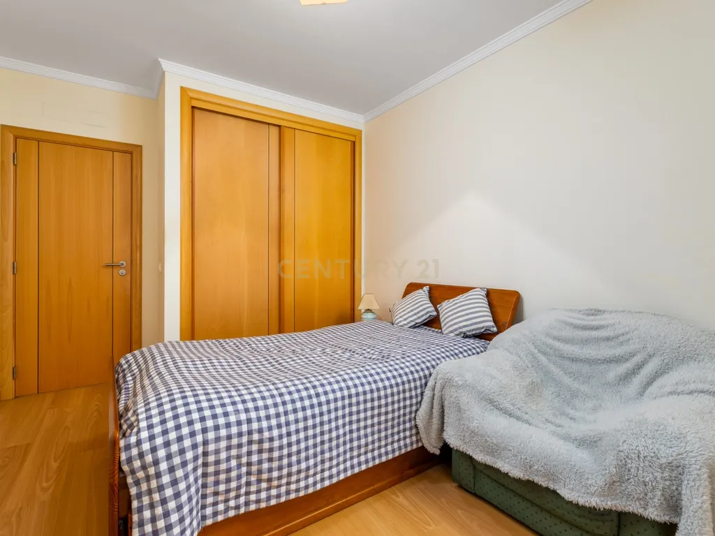 Apartamento T3 com vista mar em Faro - Image 12