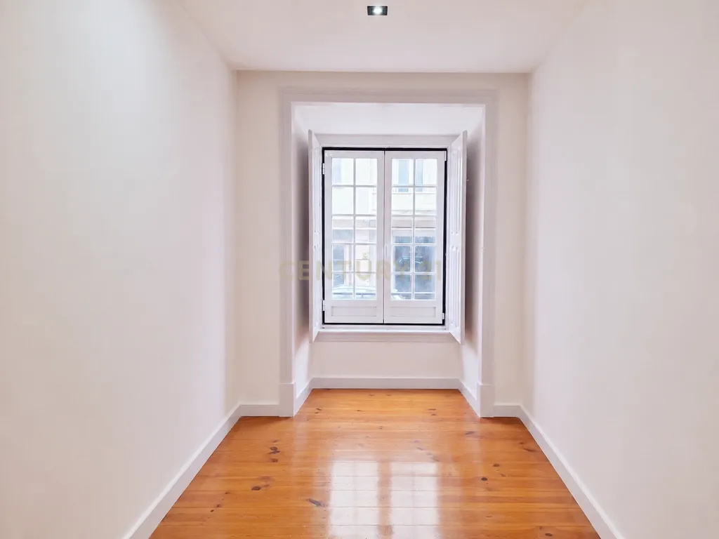 Apartamento T3 para Arrendamento em Campolide - Image 3