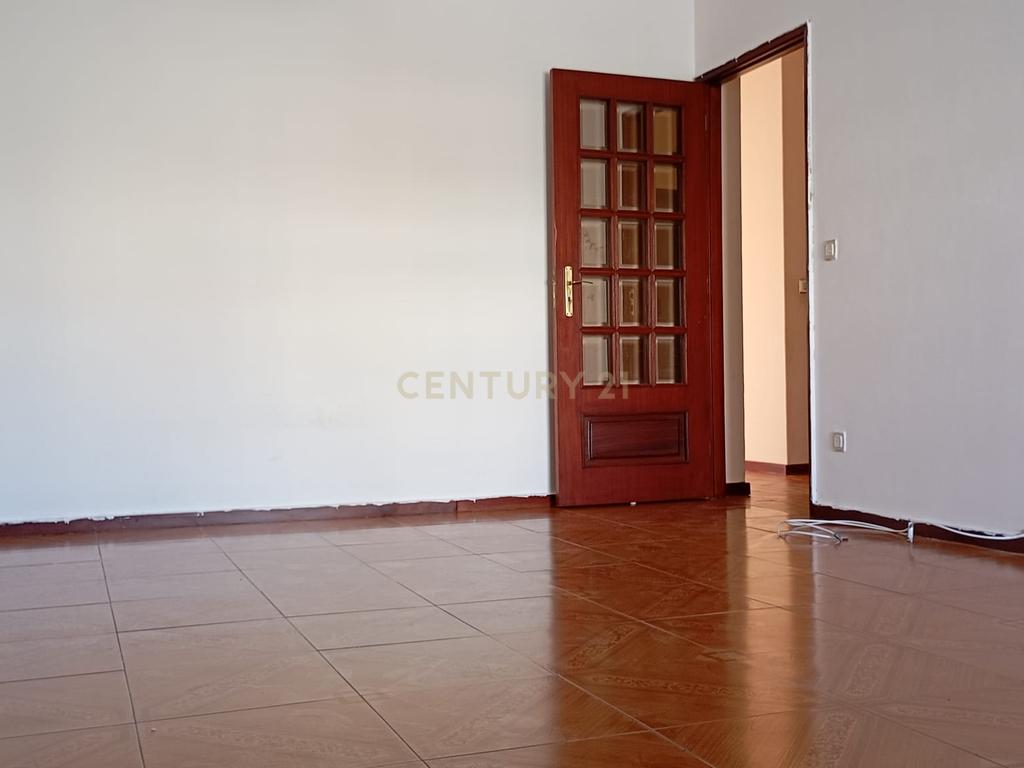 T3 à estação de Ermesinde - Image 3