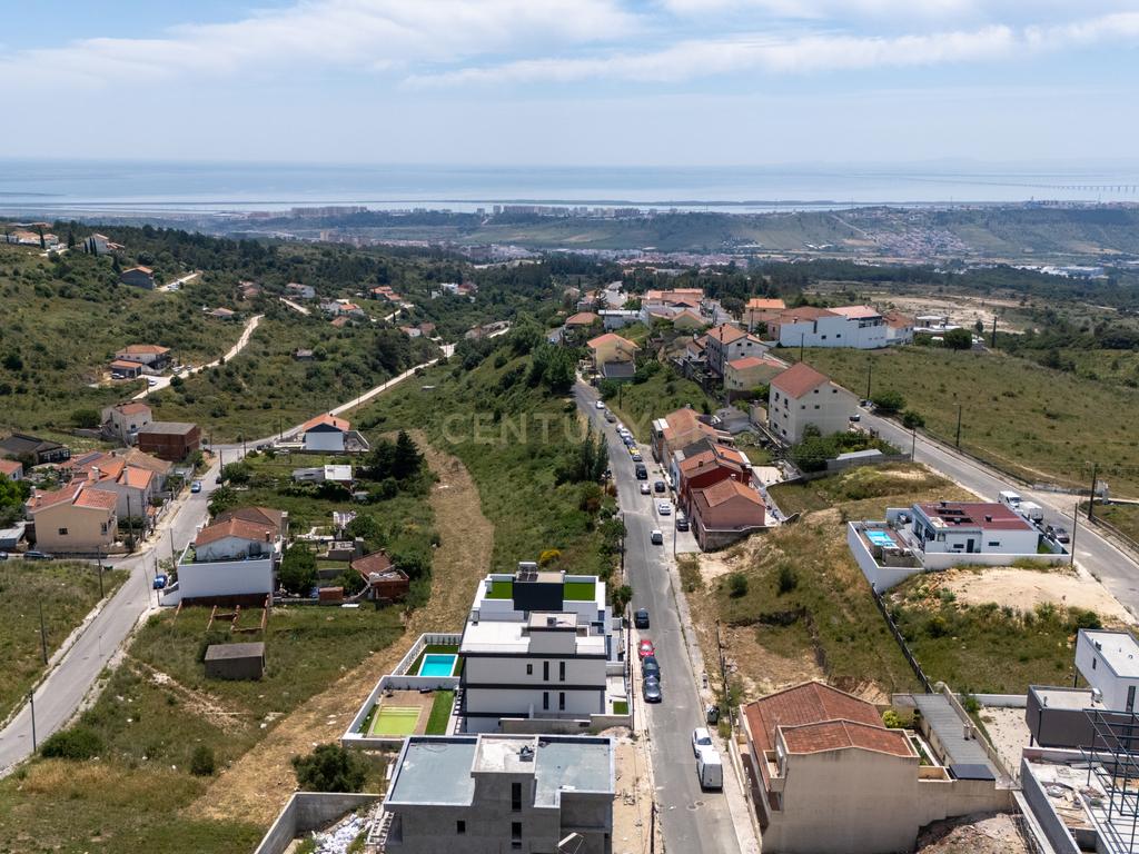 🌅 Moradia Nova com Vista Tejo, Piscina e Terraço Panorâmico a Poucos Minutos de Lisboa - Image 64