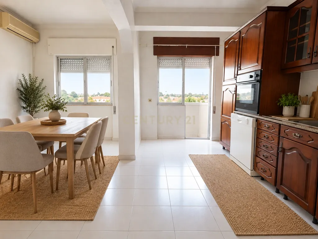T3 no Bairro do Montalvão – Conforto, centralidade e qualidade de vida em Setúbal - Image 2