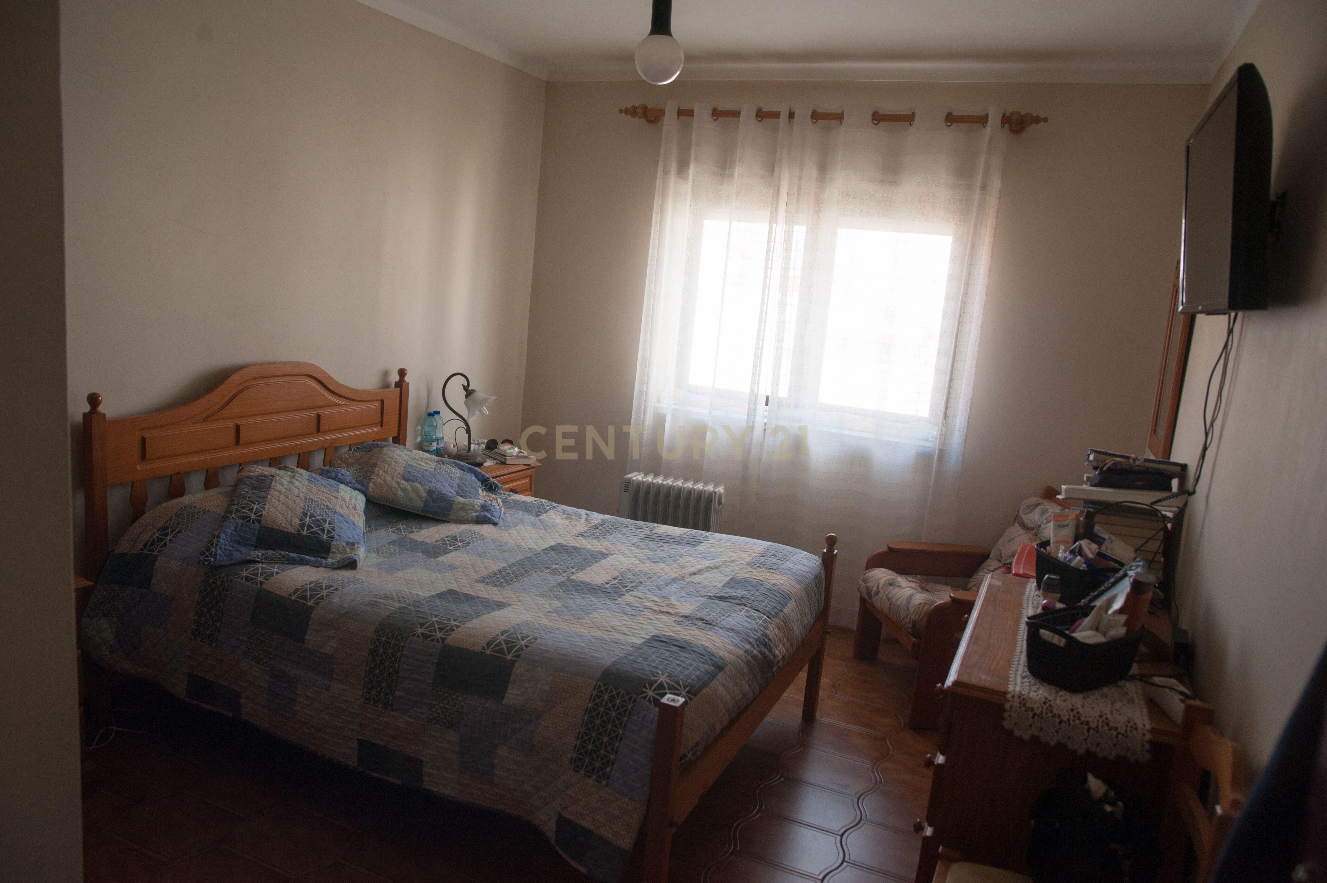 Apartamento T3 em Peniche, Atouguia da Baleia, perto da praia e com boa exposição solar - Image 4