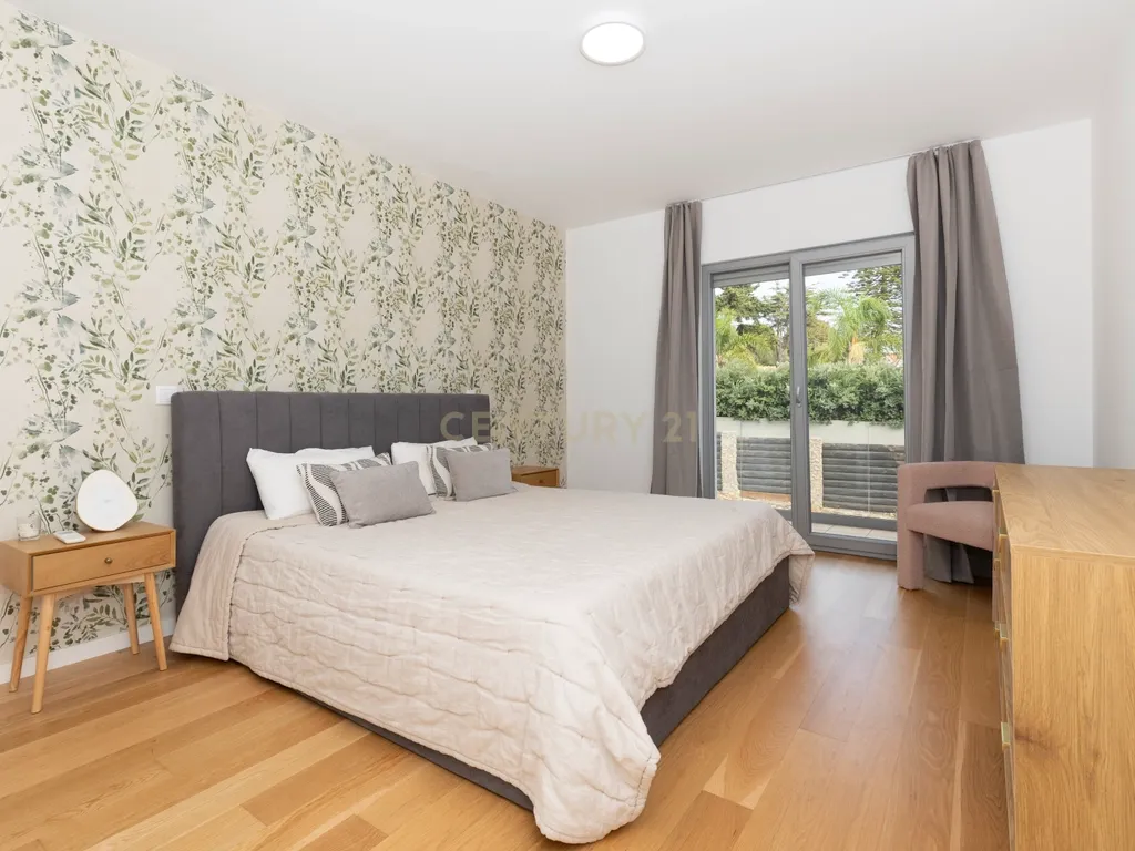 Moradia T5 de Luxo com Piscina, Ginásio, Sauna e Garrafeira em Birre, Cascais - Image 48