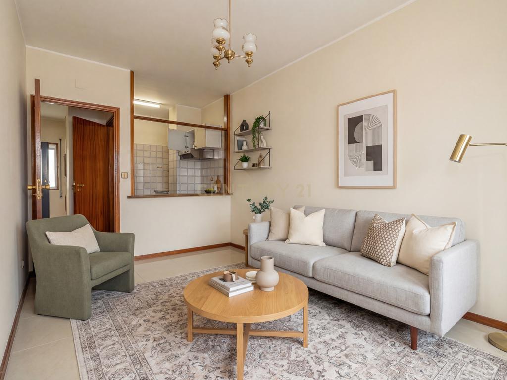 Apartamento T1 em Braga, na União das freguesias de Maximinos, Sé e Cividade em Braga para recuperar - Oportunidade Única! - Image 3