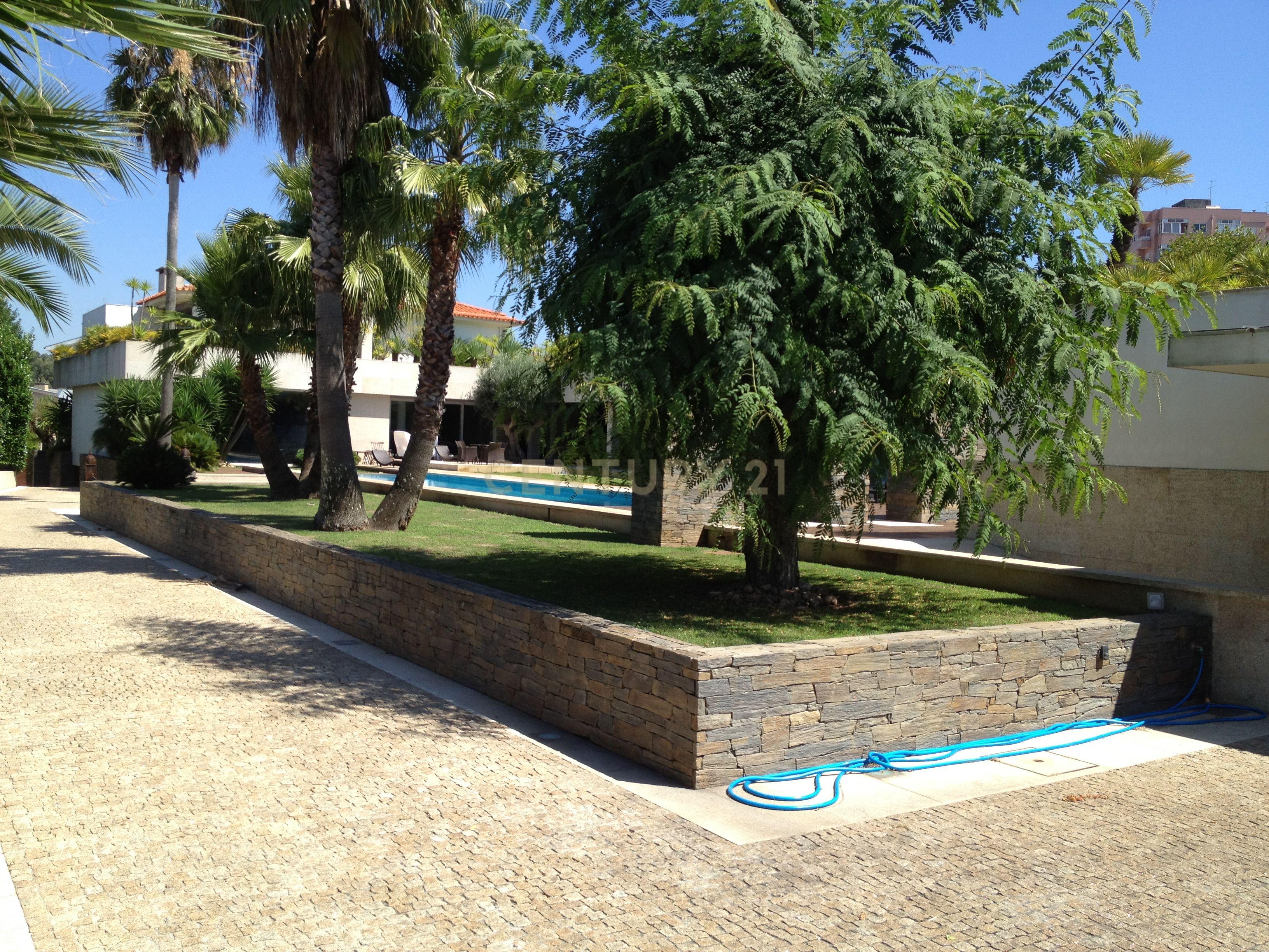 Moradia V5 de 4 frentes e piscinas - Image 63