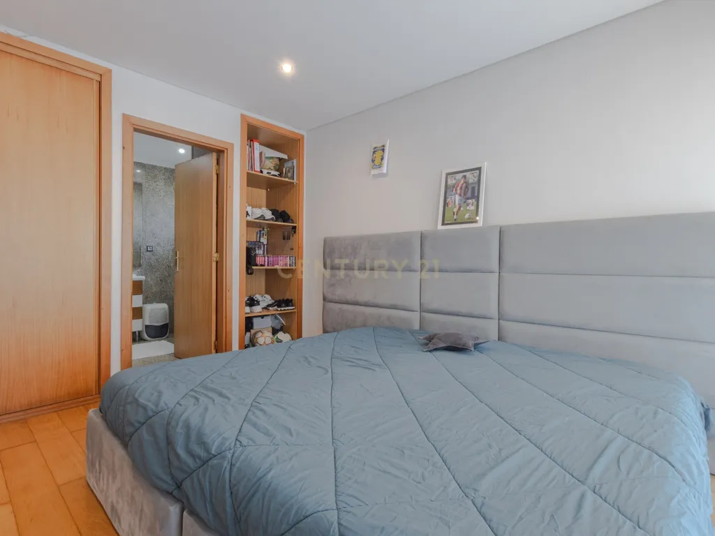 Moradia T3 de Excelência na Maia| 398 m² | 3 Suítes | Garagem para várias Viaturas - Image 19