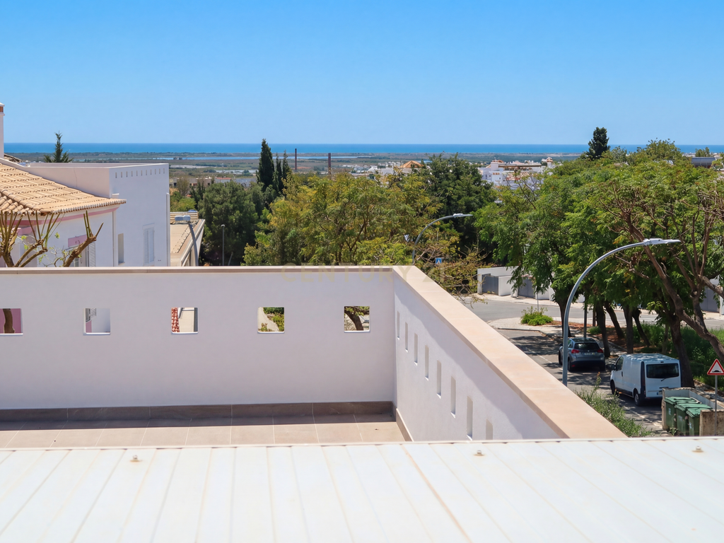 Magnífica moradia T3 + 1 localizada na prestigiada área da Quinta da Pegada, Tavira - Image 37