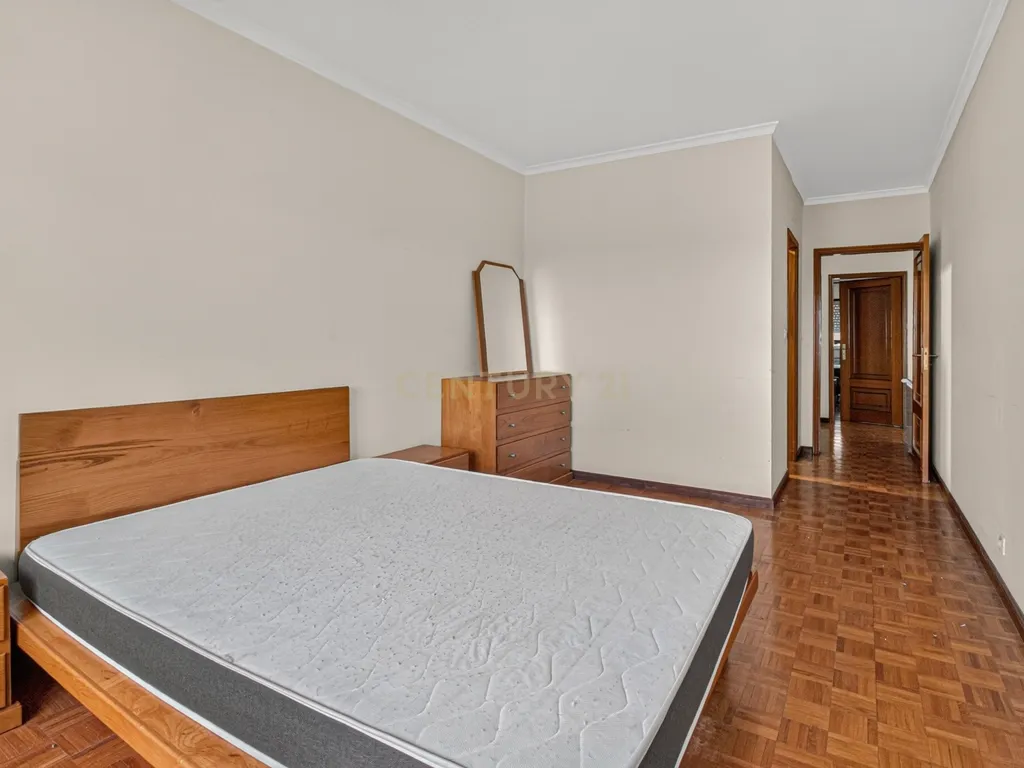 Apartamento T3 com Garagem Fechada, excelente localização!! - Bragança - Image 16