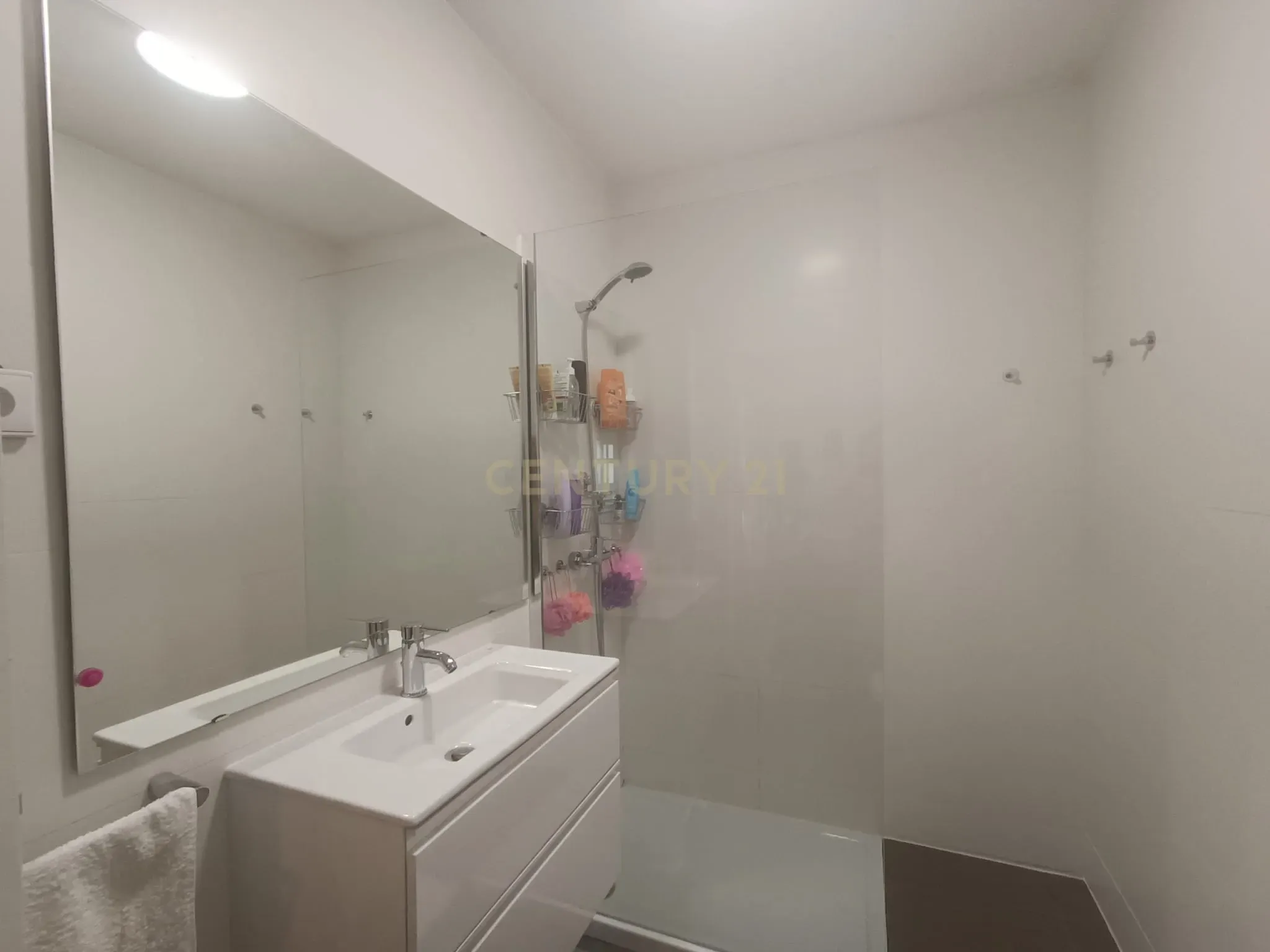 Apartamento mobilado com dois quartos e vista para o mar e para o Porto de Leixões em Leça da Palmeira, Matosinhos - Image 13