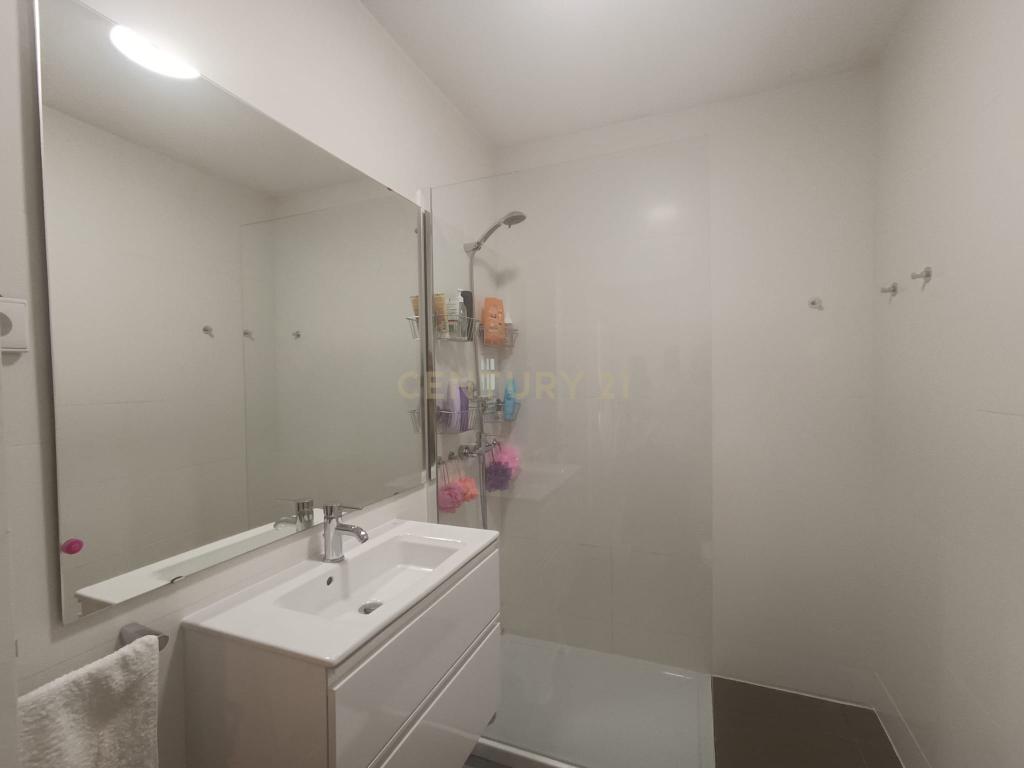 Apartamento mobilado com dois quartos e vista para o mar e para o Porto de Leixões em Leça da Palmeira, Matosinhos - Image 13