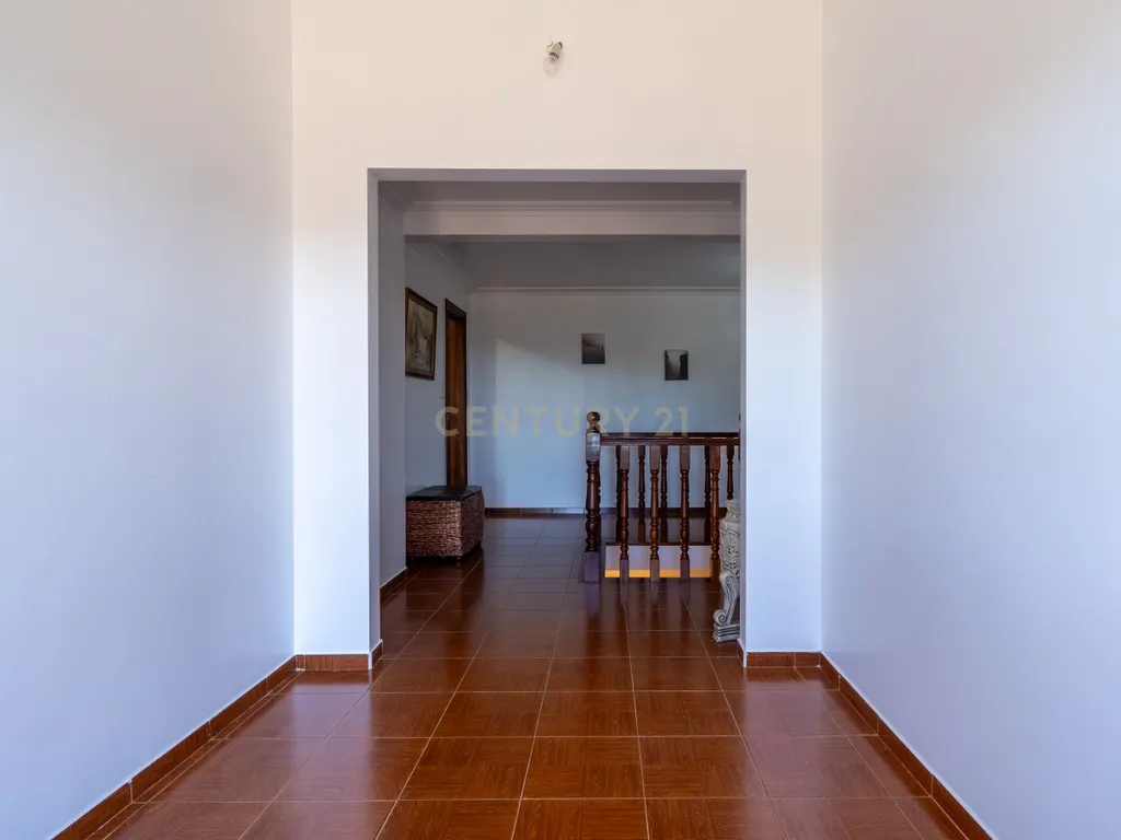 Espaço, Natureza e Tranquilidade: Moradia T6 em Cabril - Image 27