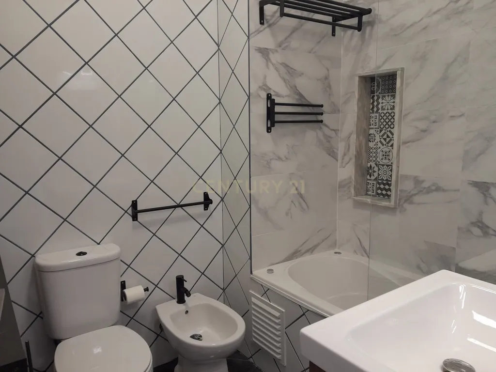 Apartamento Moderno T3 em Carnaxide / Oeiras com Ar Condicionado e Elevador - Image 16
