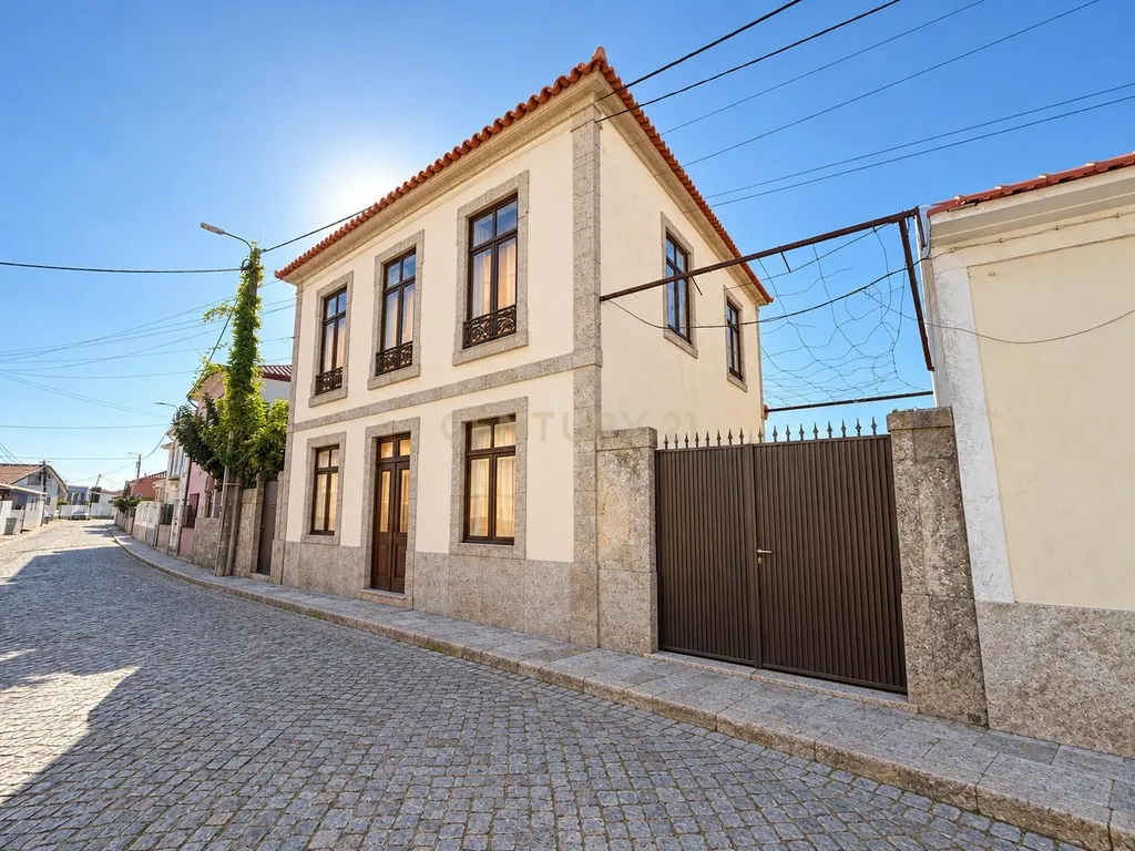 Moradia para Reabilitação Total com Projeto de Arquitetura | Vila Nova da Telha, Maia - Image 26