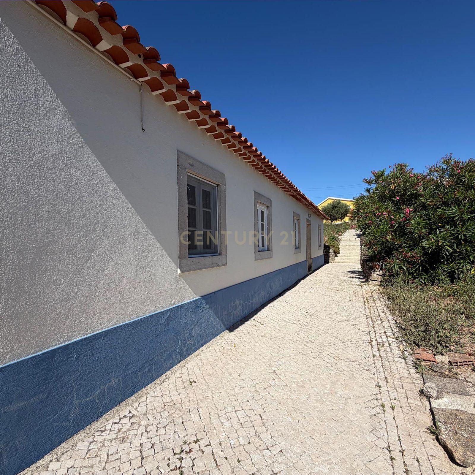 Fotografia 6 de Moradia T2 em Carvalhal, Bombarral - Oportunidade Única