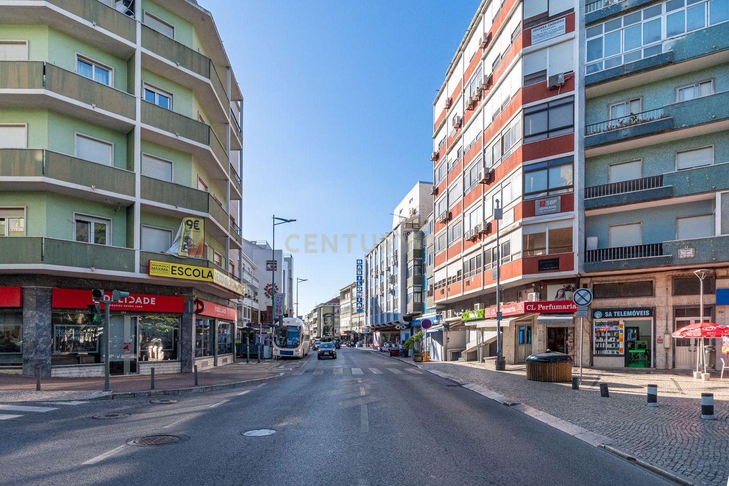 Fotografia 3 de Estúdio na Venteira, Amadora - Localização central e acessível
