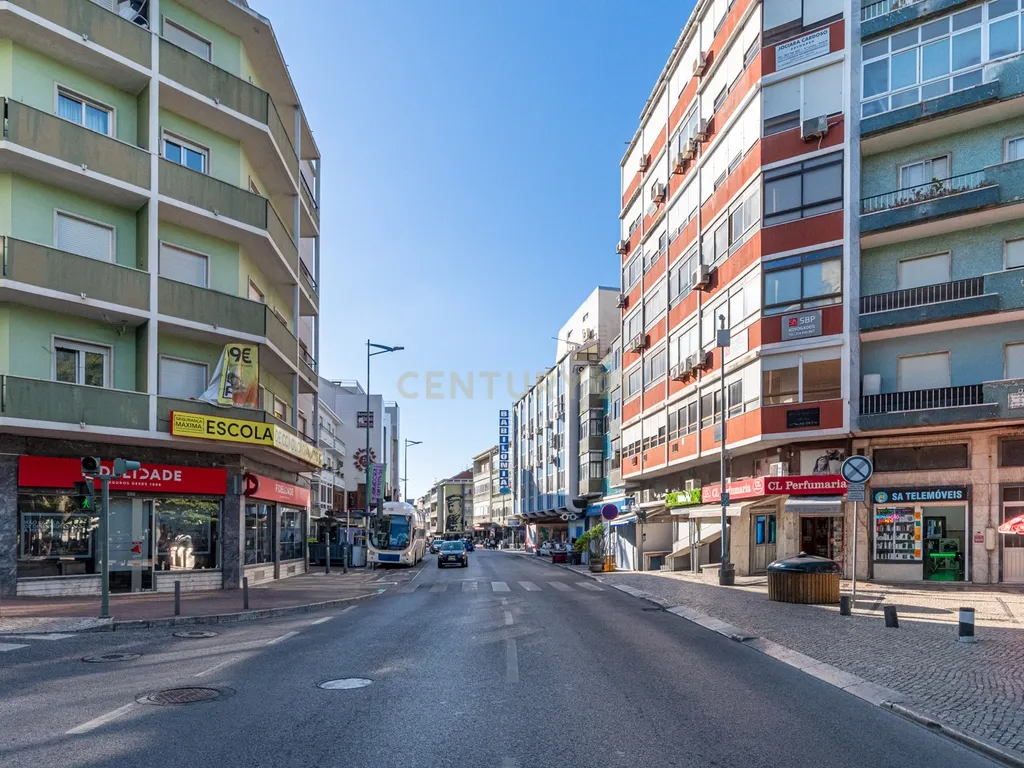 Estúdio na Venteira, Amadora - Localização central e acessível - Image 3