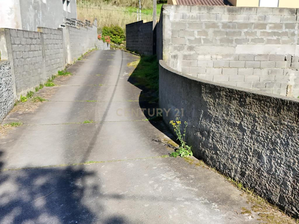 Terreno com PIP Aprovado para Moradia T3 | Cabouco – Lagoa - Image 4