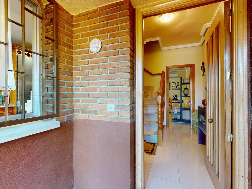 Apartamento Espaçoso com Vista para a Cidade e Montanha em Madrid - Image 5