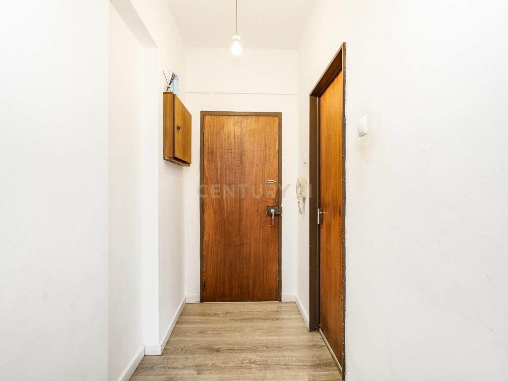 Apartamento T1 em Monte Abraão, Queluz - Oportunidade Única! - Image 2