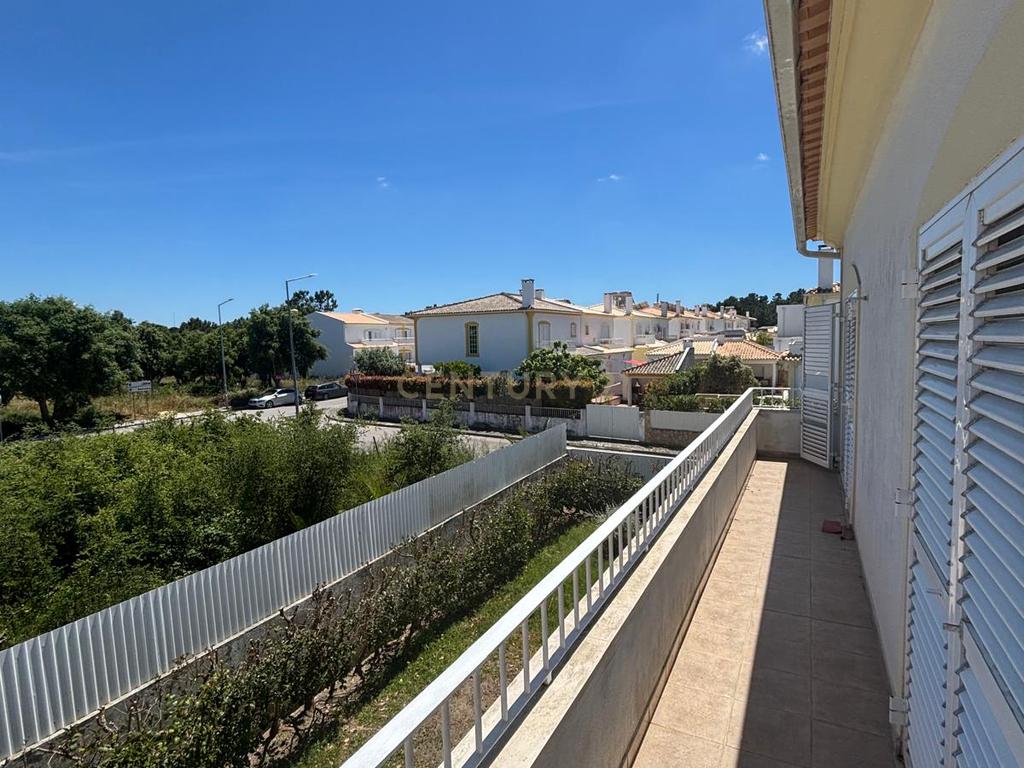 Moradia T3 para Arrendamento em Sesimbra – Carrasqueira - Image 17