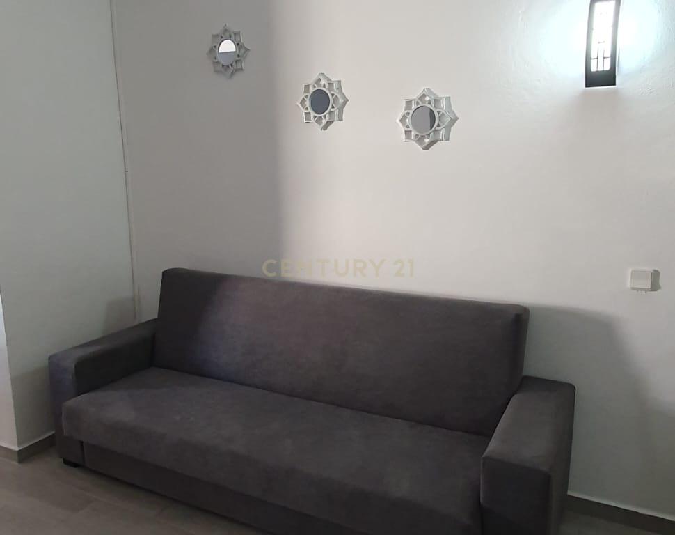 NÃO PERCA ESTA GRANDE OPORTUNIDADE! FANTÁSTICO APARTAMENTO T1 ESPAÇOSO TOTALMENTE REMODELADO EM CONDOMINIO FECHADO COM AMPLA VARANDA, PISCINA, RECEPÇÃO E SEGURANÇA 24H A PASSOS DA PRAIA! - Image 7