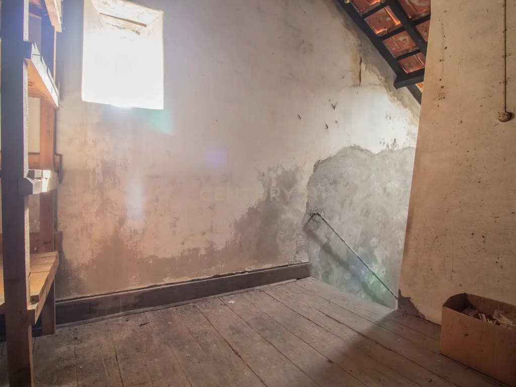 Casa antiga para recuperar com terreno e árvores de fruto, Alhadas, Figueira da Foz. - Image 19