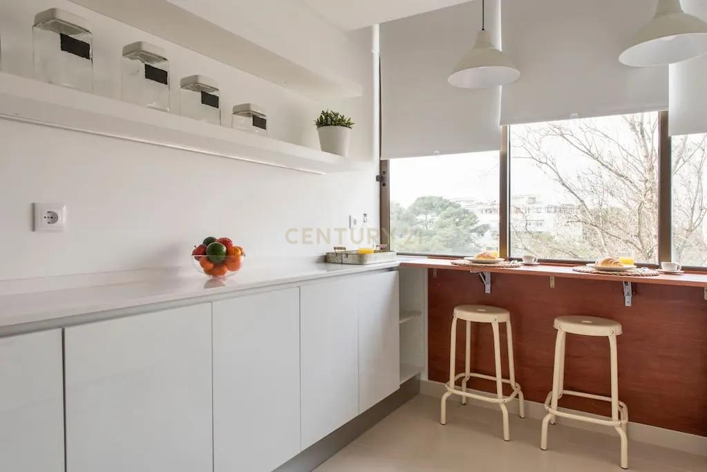 Apartamento T3 Renovado para Arrendamento no Edifício Navegador – Cascais - Image 18