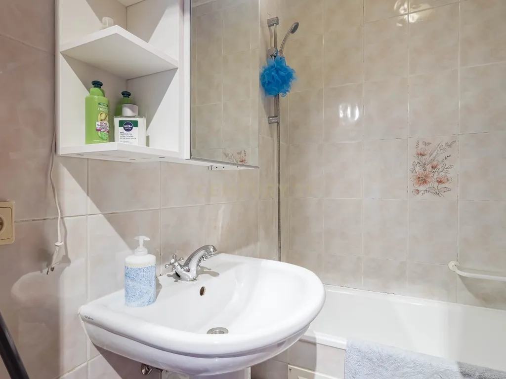 Apartamento T1 em Vila Nova de Gaia, com lugar de garagem - Image 4