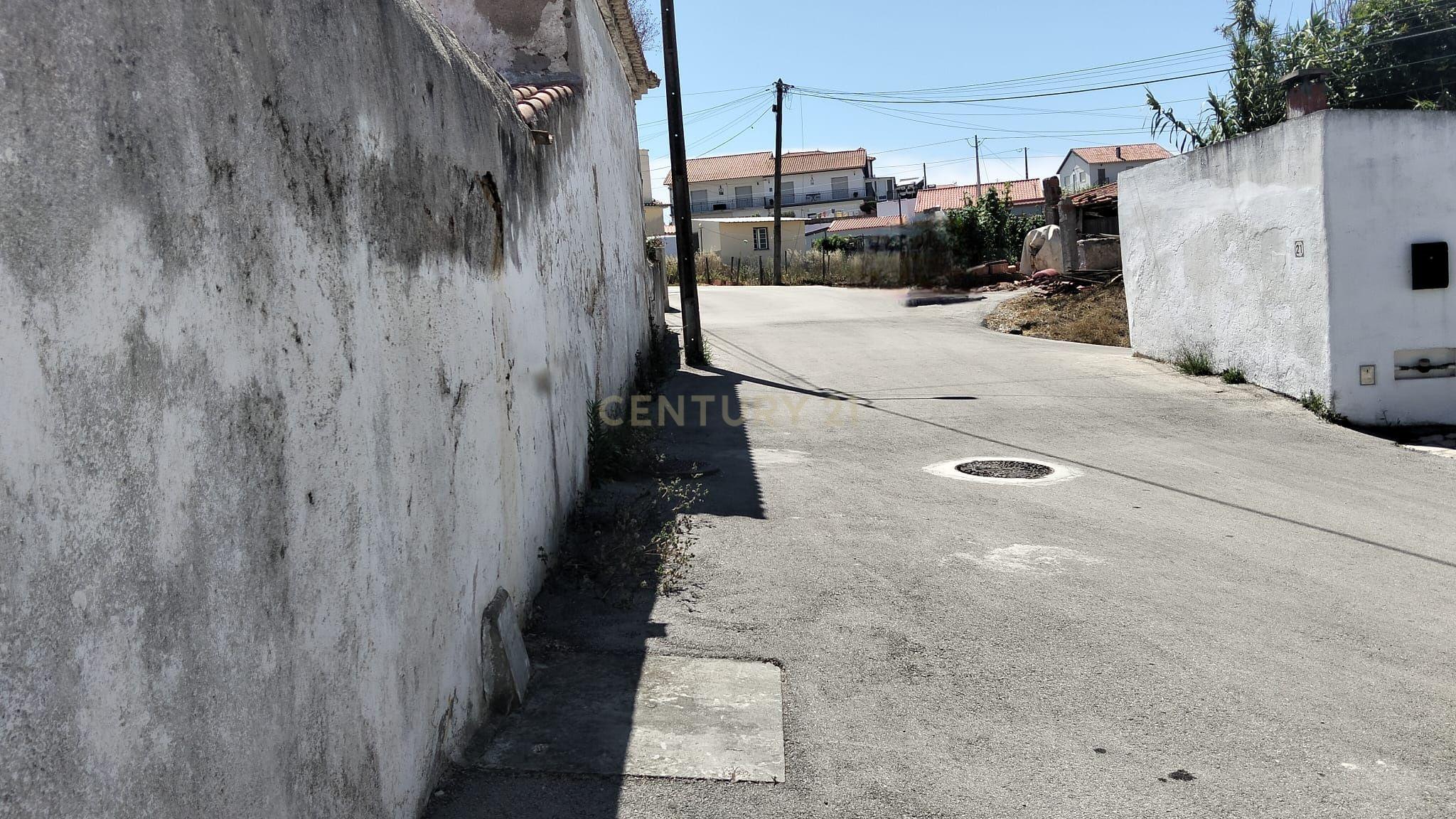 Fotografia 12 de Terreno Urbano para Construção com 190 m² e Projeto Aprovado para Moradia T2 Térrea – São Pedro da Cadeira