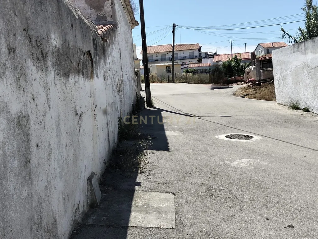 Terreno Urbano para Construção com 190 m² e Projeto Aprovado para Moradia T2 Térrea – São Pedro da Cadeira - Image 12