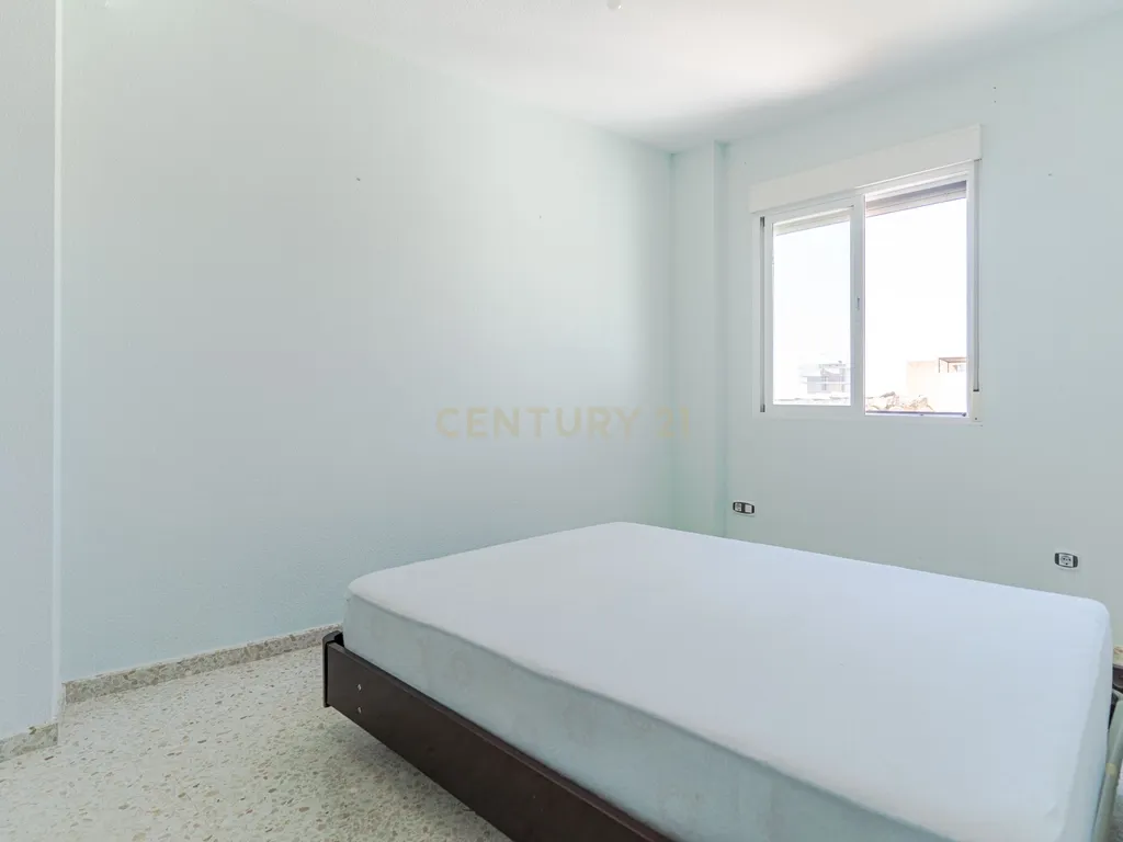Apartamento T4 com Vista Panorâmica em Pulianas, Granada - Image 18
