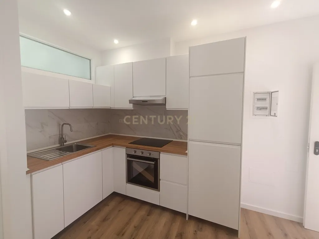 Prédio - Vila Irene - Sacavém - 12 Apartamentos - Image 16