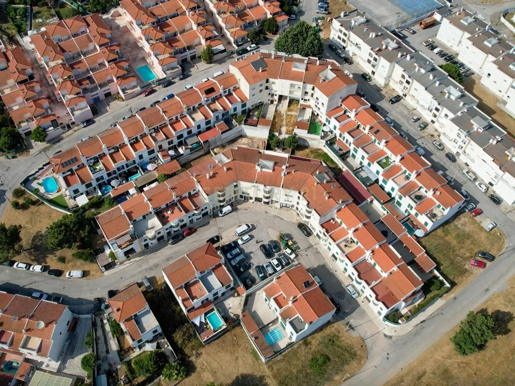 Apartamento T3 Espaçoso e Luminoso em Zona Tranquila de Sesimbra - Image 33