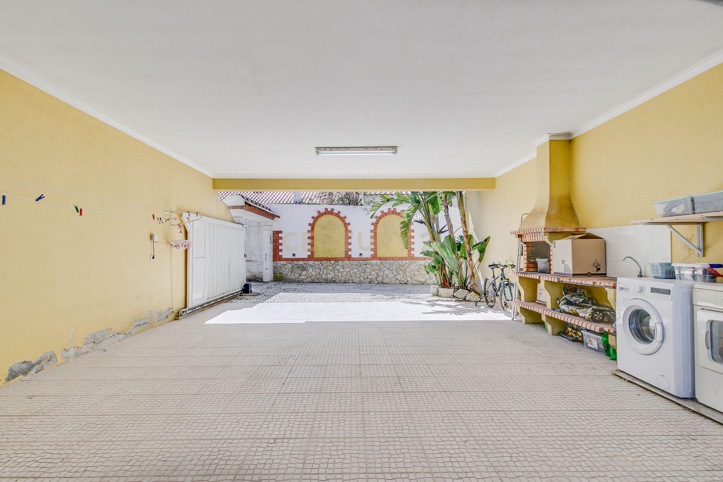 Moradia Rural T4 com Piscina e Jardim — Entre Setúbal e Lisboa - Image 41