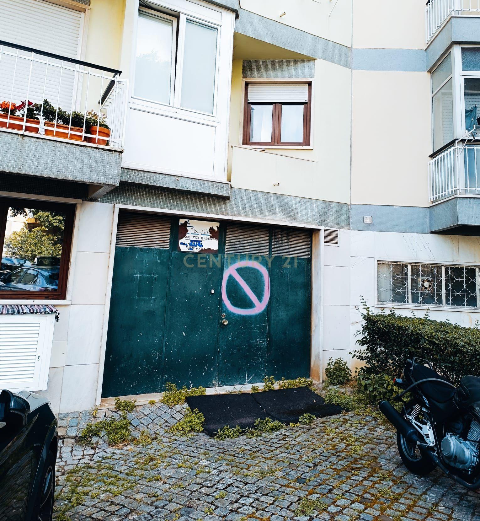 Fotografia 3 de Armazém para venda em Benfica- Lisboa