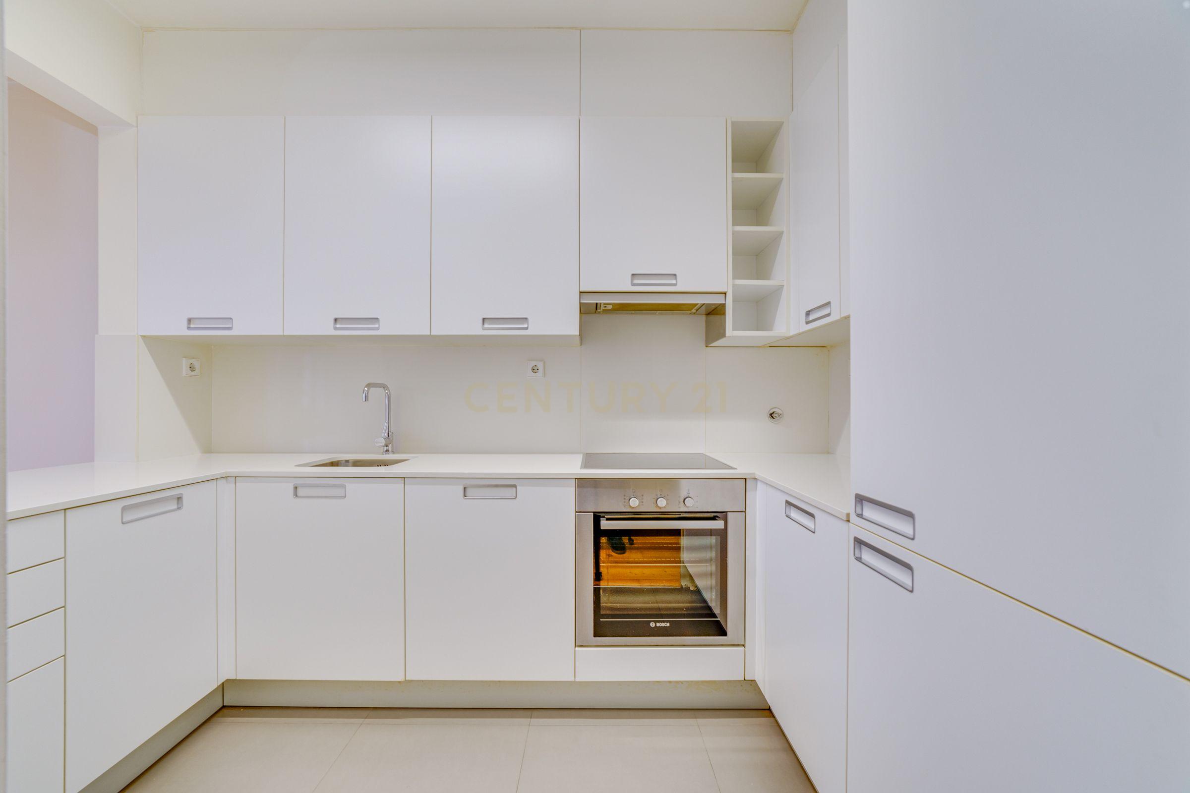Encantador T2 de 81,5m² no coração do Príncipe Real - Image 7