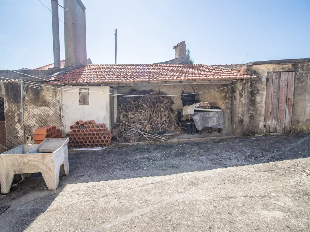 Casa antiga para recuperar com terreno e árvores de fruto, Alhadas, Figueira da Foz. - Image 26