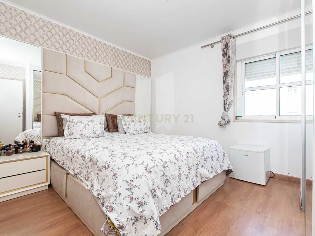 Apartamento T4 em Santa Clara - Lisboa - Image 11