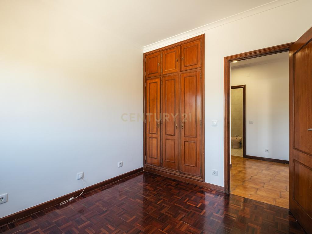 Apartamento T3 com Terraço, Vista Mar e Garagem Box em Arcozelo – Vila Nova de Gaia - Image 27