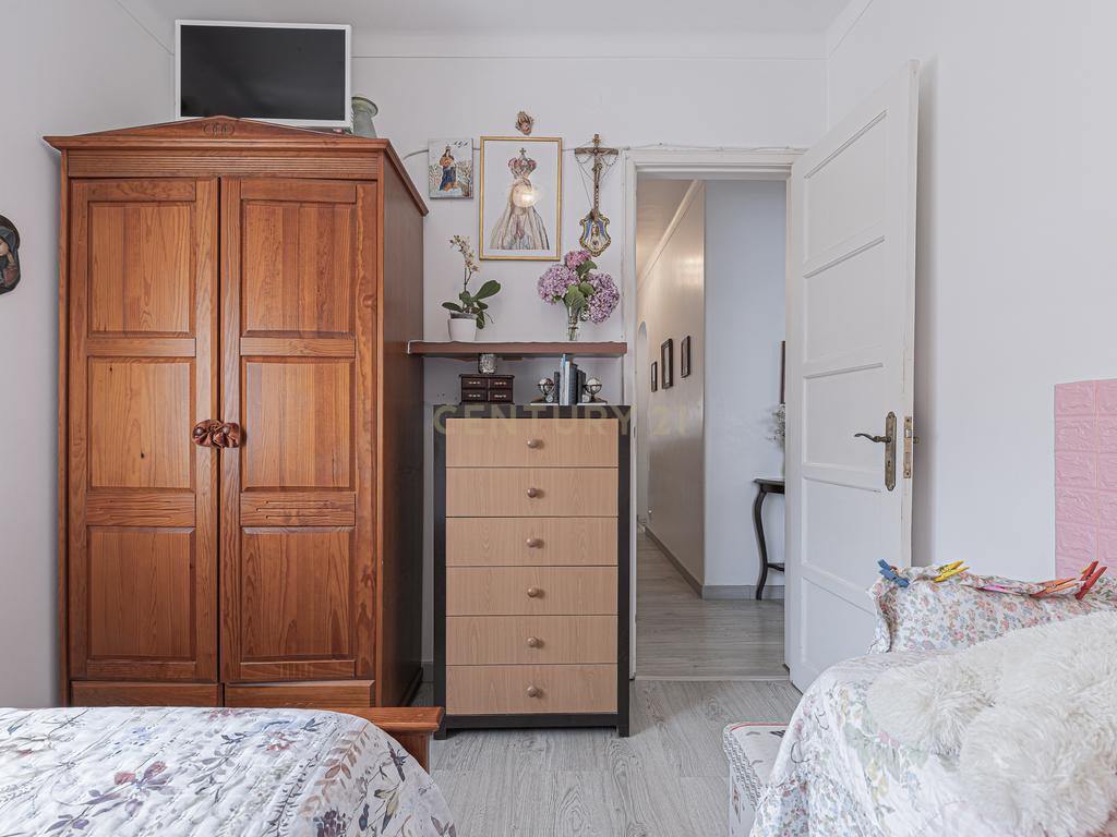 Apartamento T2 parcialmente renovado — Porto Salvo - Image 30