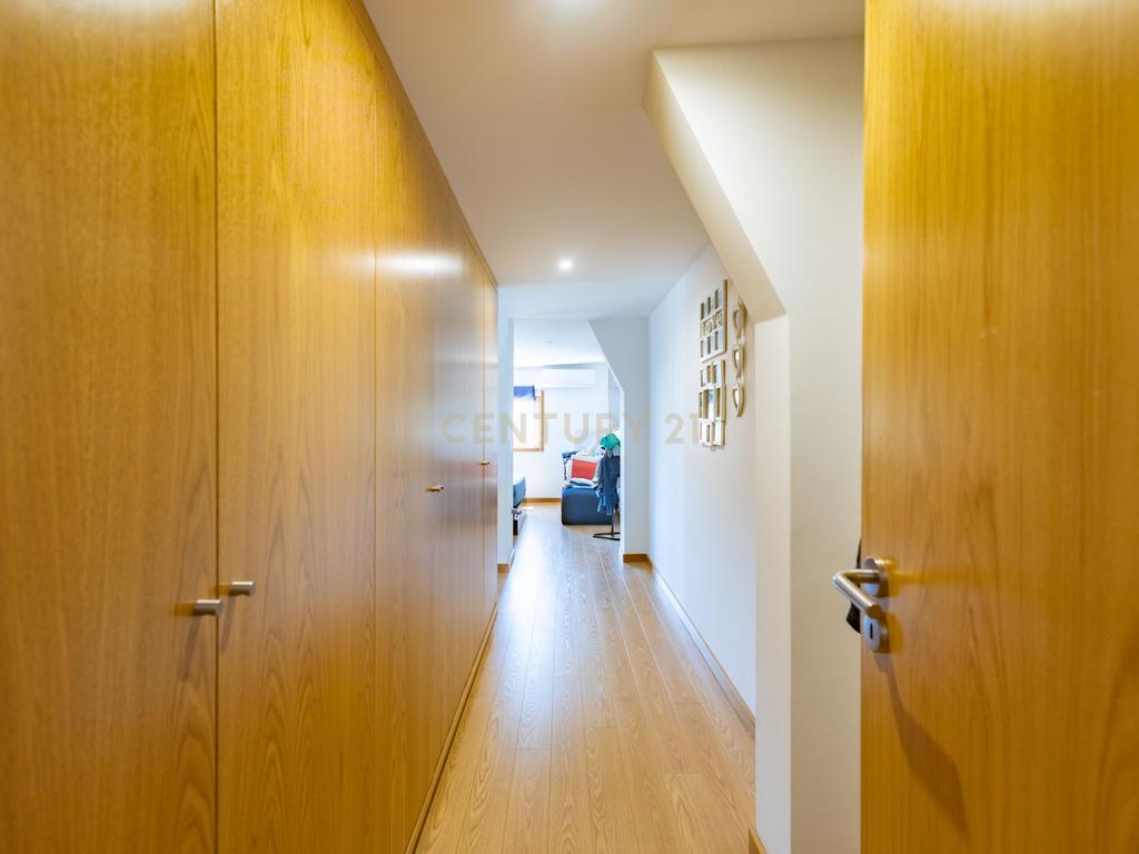 Moradia Renovada em Marco de Canaveses com restaurante no piso inferior - Image 8