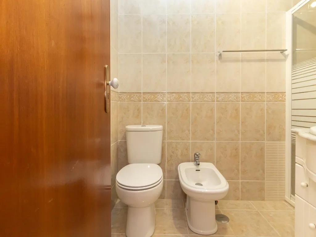 Moradia em Banda de 5 assoalhadas na Banática - Image 18