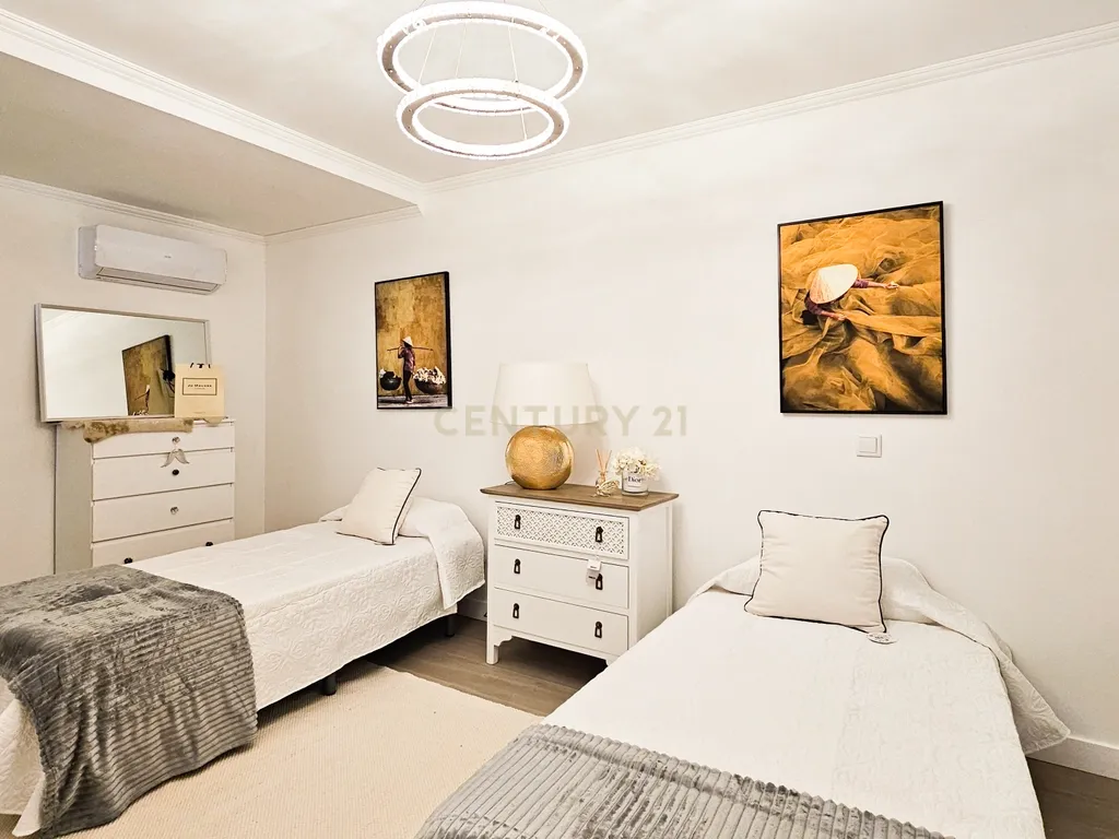 Apartamento T2 | Renovado | Varanda | Vista Mar | Albufeira - Image 16