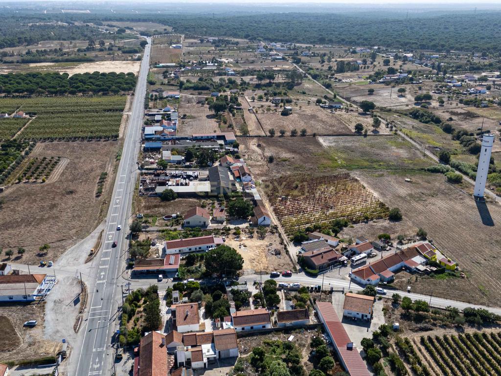 Moradia T2 parcialmente remodelada em Pegões. - Image 31