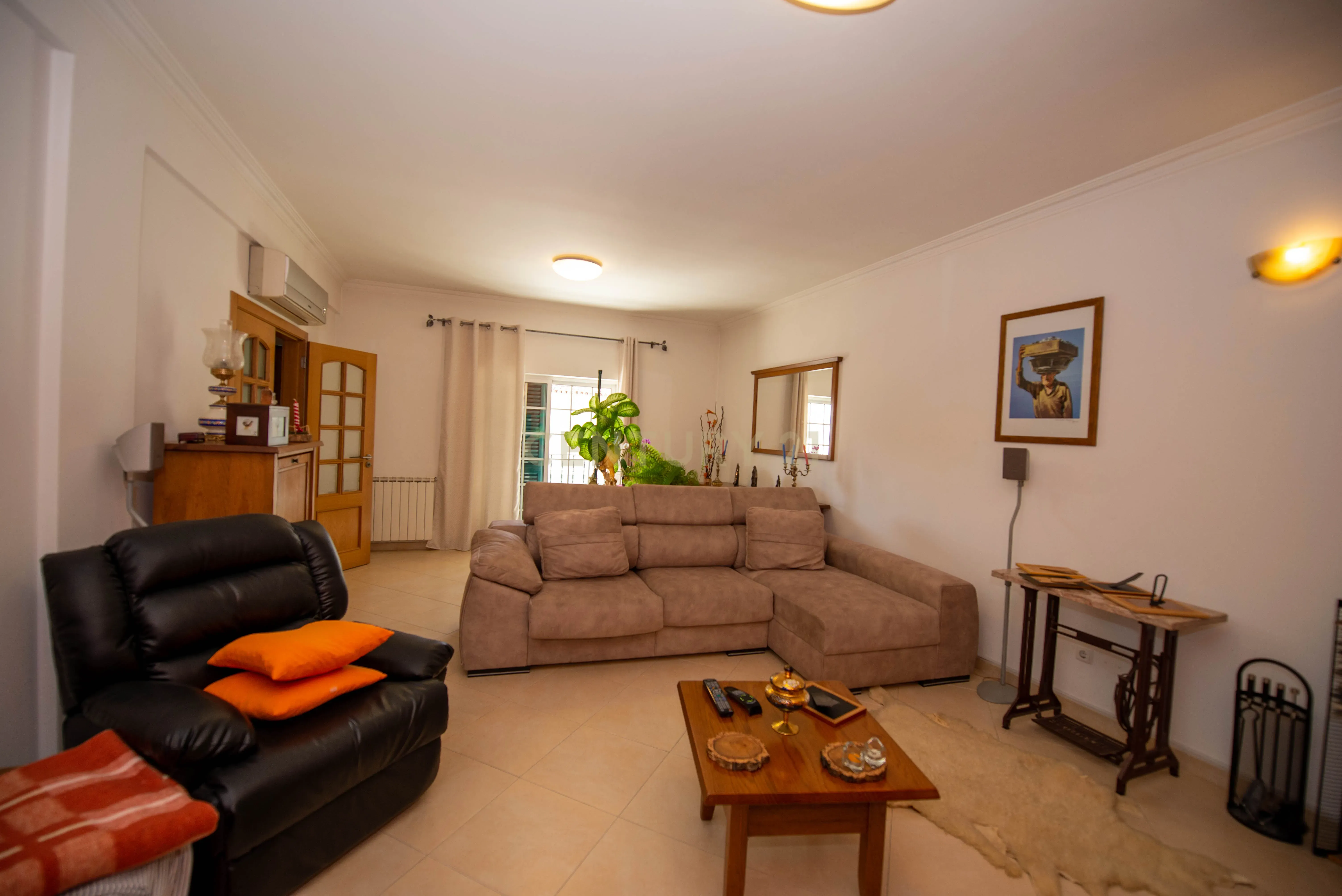 Moradia T5 com garagem no Pinhal Novo - Centro da Vila - Image 3