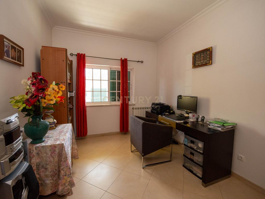 Moradia T5 com garagem no Pinhal Novo - Centro da Vila - Image 60