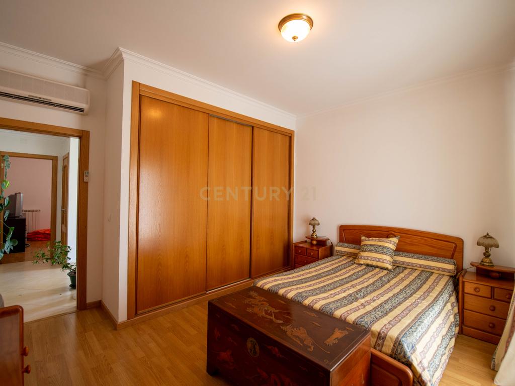 Moradia T5 com garagem no Pinhal Novo - Centro da Vila - Image 35