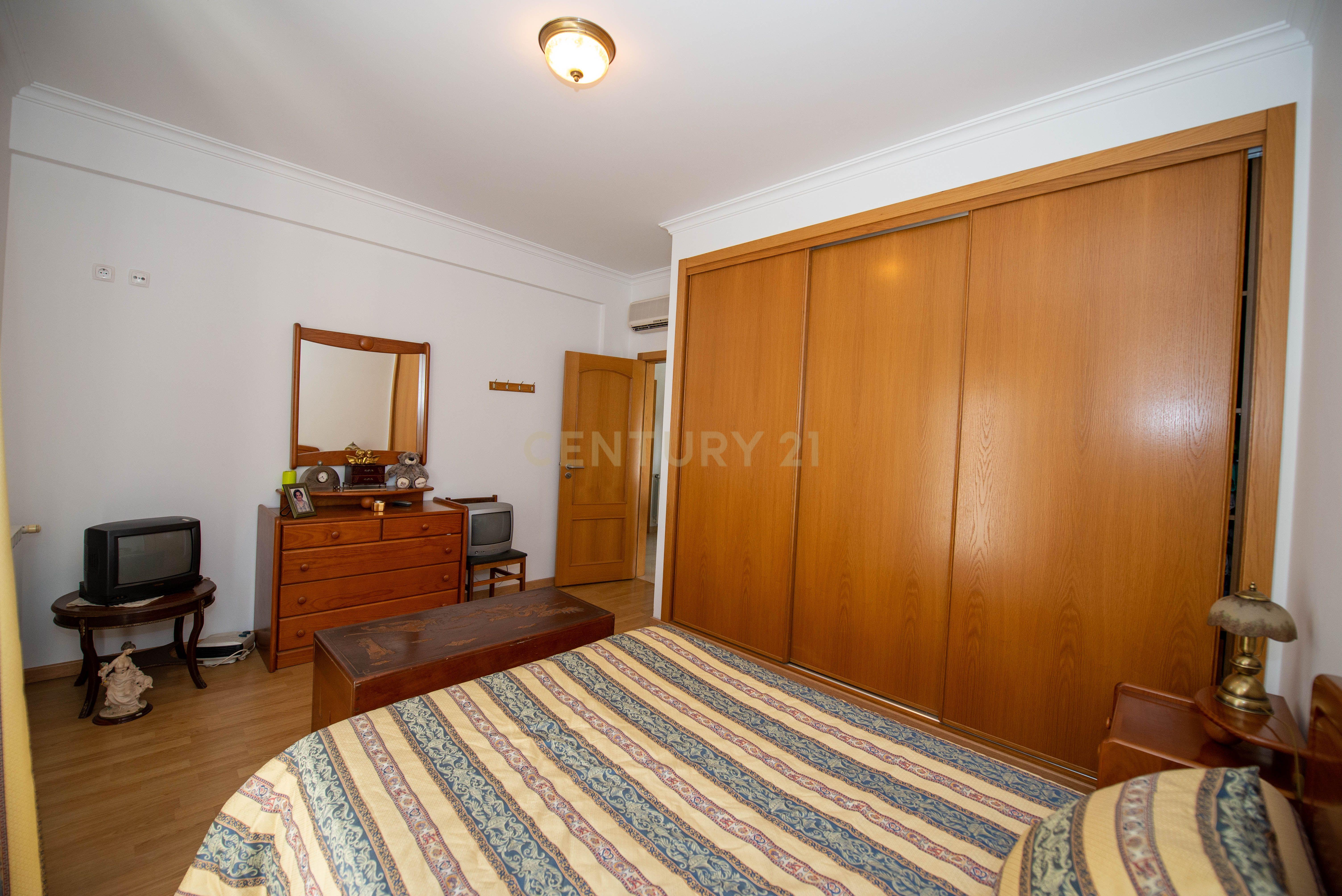 Moradia T5 com garagem no Pinhal Novo - Centro da Vila - Image 47
